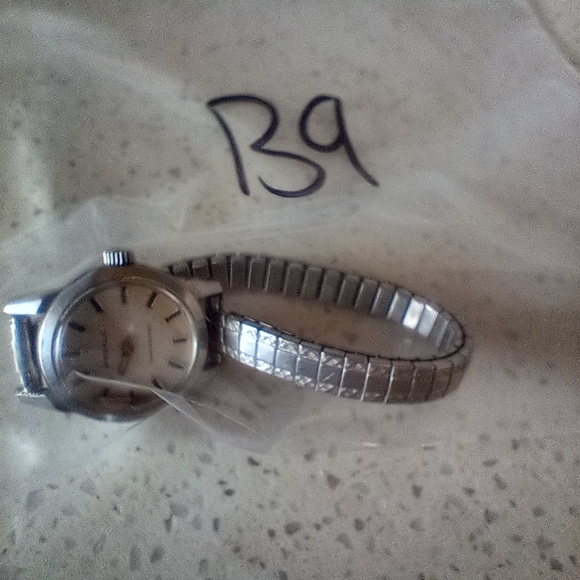 Vintage Caravelle Watch for parts - Picture 8 of 8